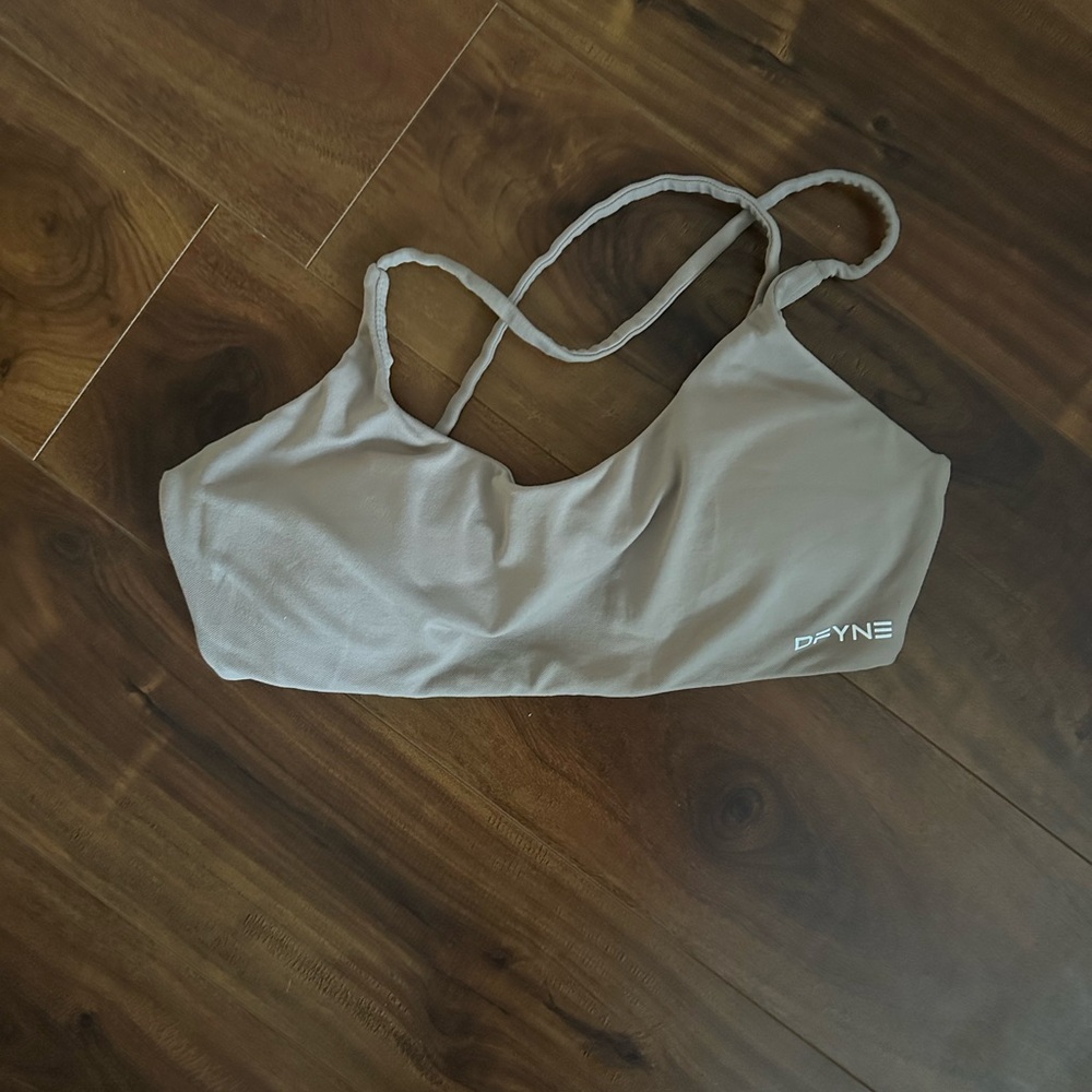 DFYNE Dynamic Twist Back Bra - Mocha